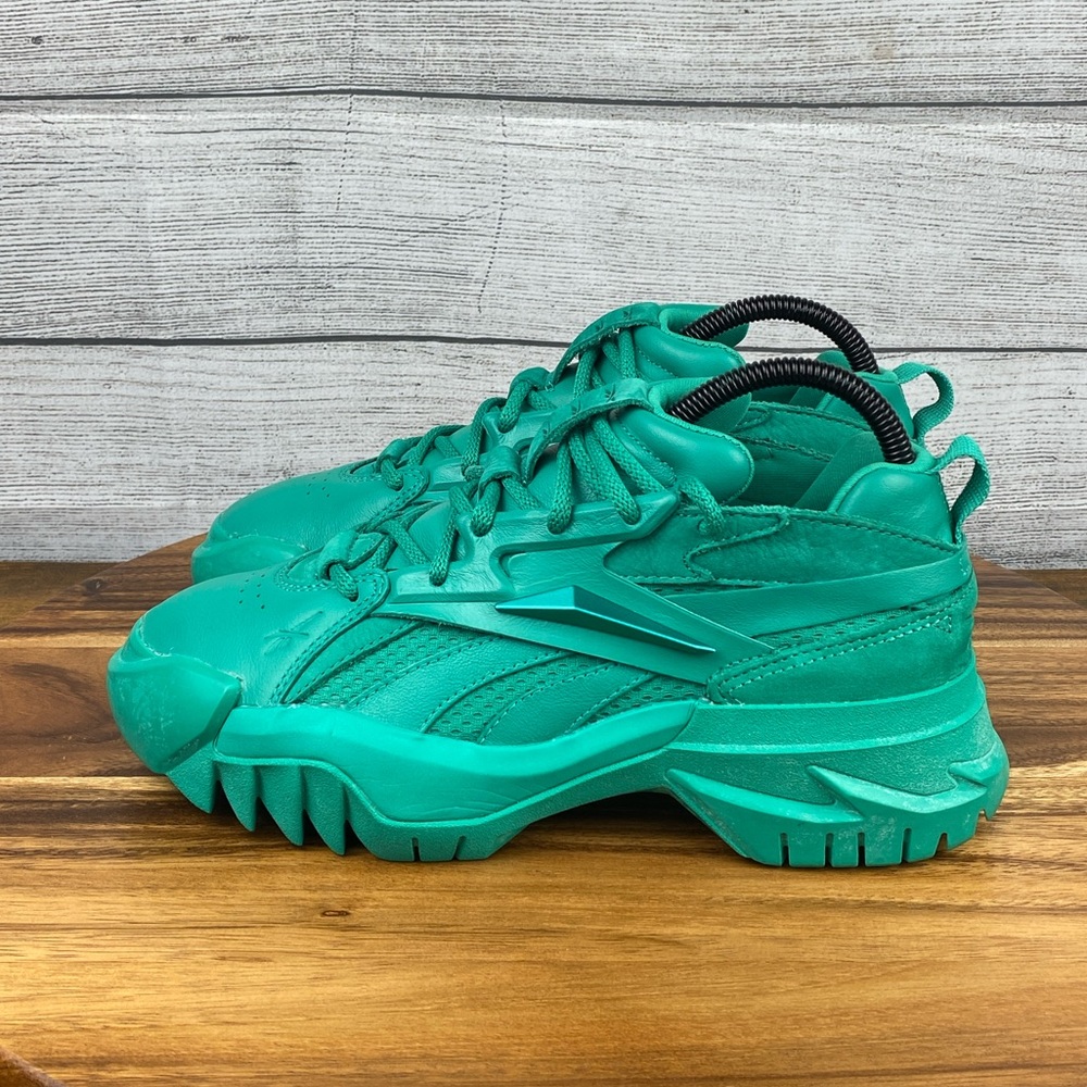 Reebok x Cardi B Club C V2 Emerald Green Sneakers Women’s Shoe Size 7.5